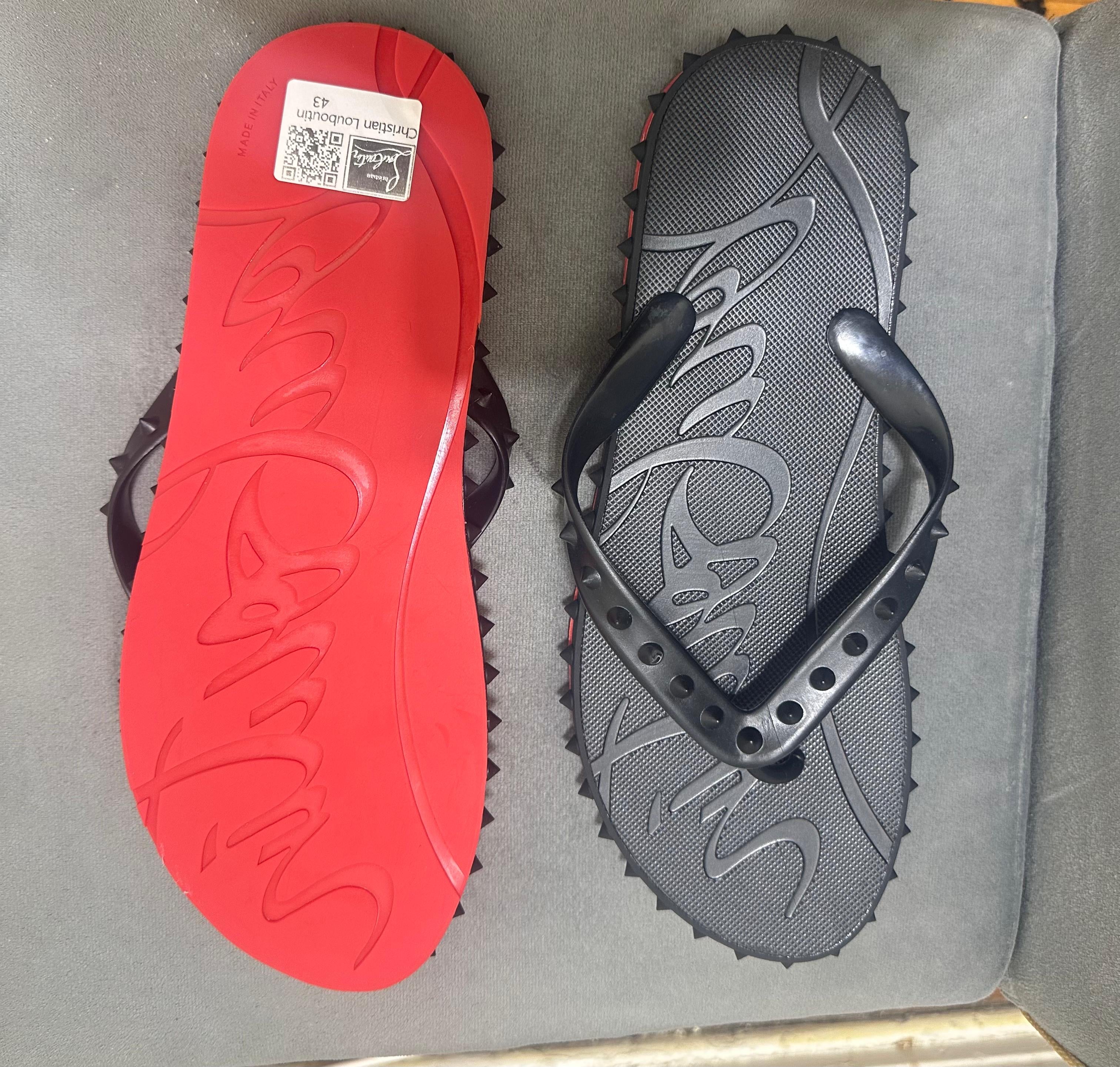 Sandalias Christian Louboutin Loubi Flip Spikes – Negro/Rojo – Talla 43