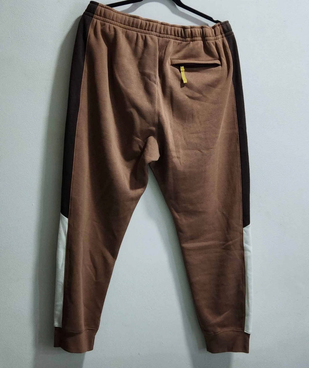 Nike Jogger Hombre FQ6157-256