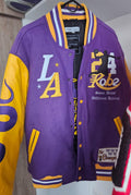 Chaqueta Varsity LA Kobe 24 – Morada y Amarilla 🏀💜💛