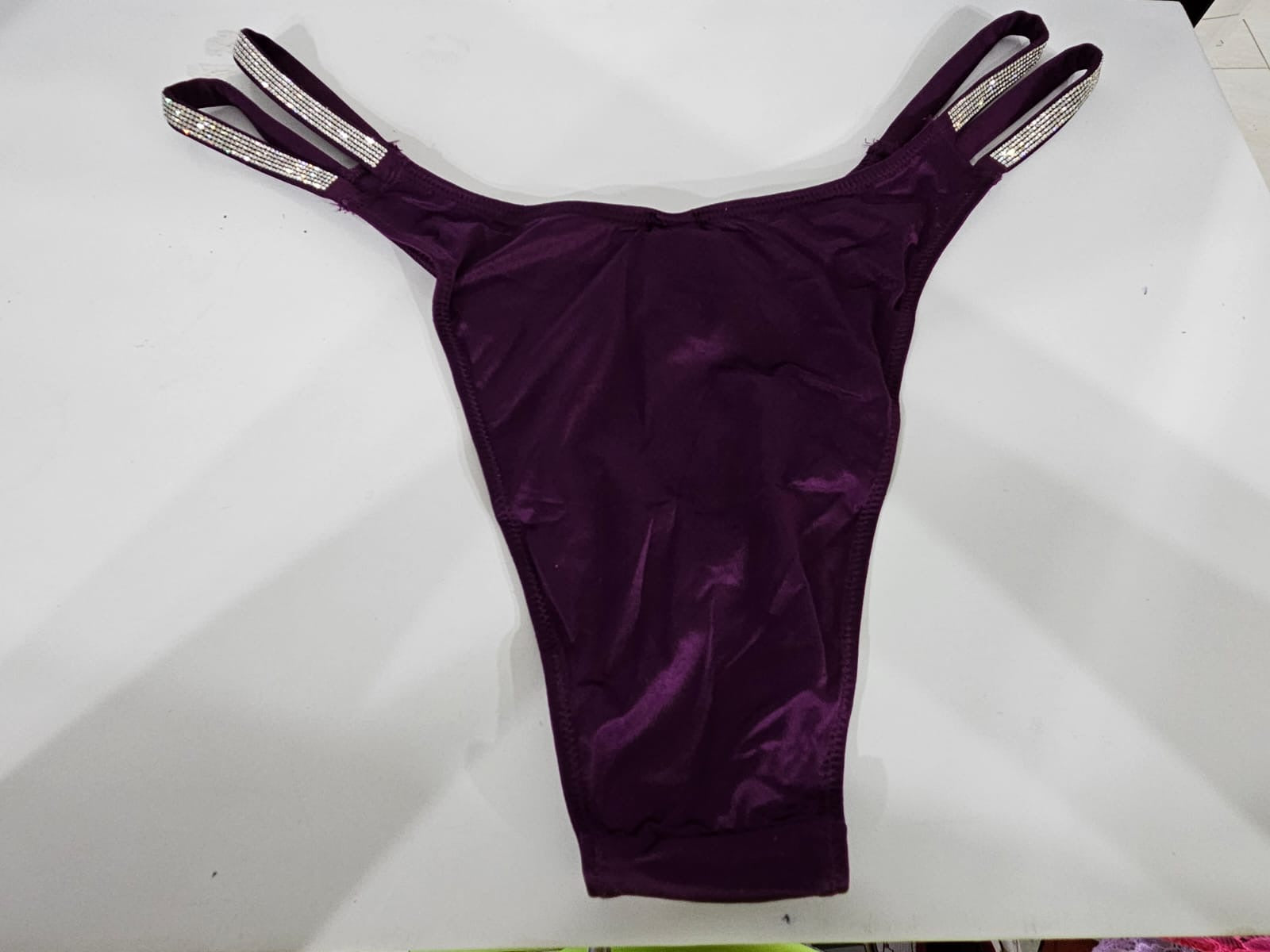 Panties Victoria’s Secret con tiras de brillo – Varios colores