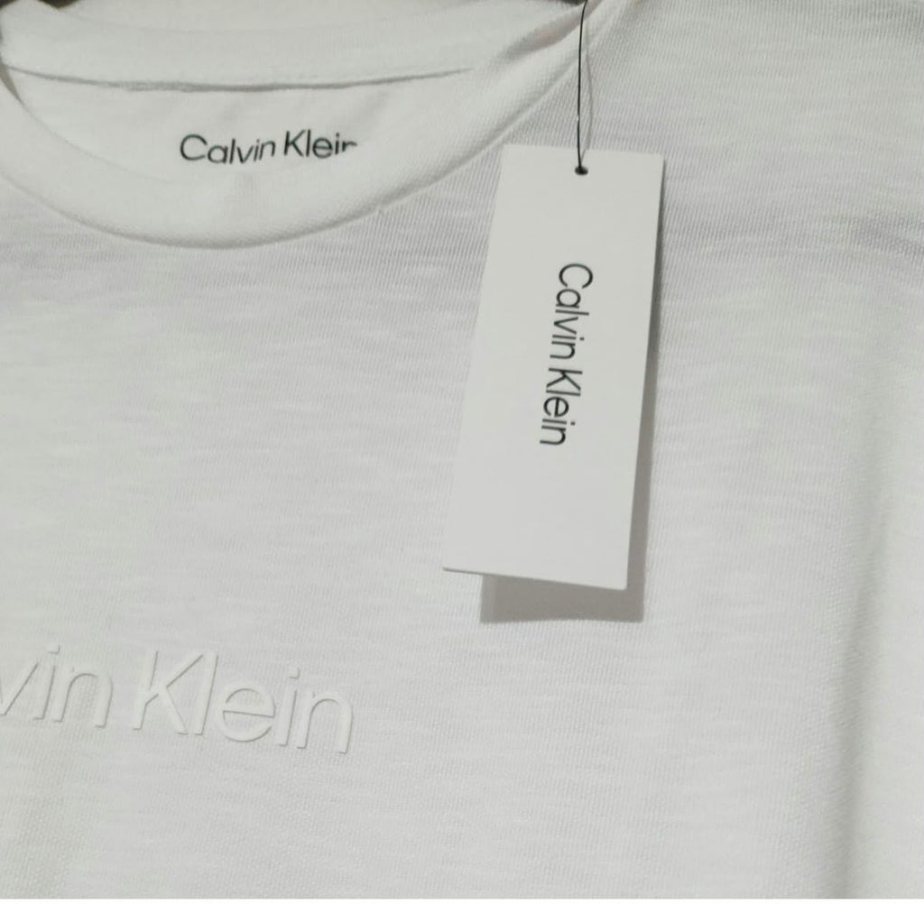 Camiseta Calvin Klein Blanca – Logo Minimalista
